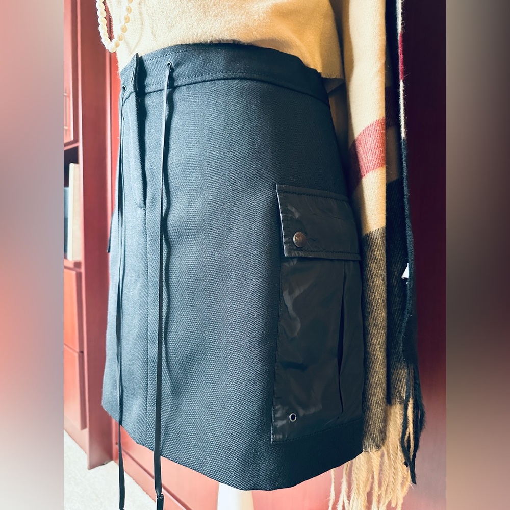 Black Burberry US Size 10 Wool Skirt
